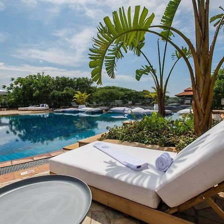 The Capital Zimbali Hotel Ballito Exterior foto The pool at the hotel