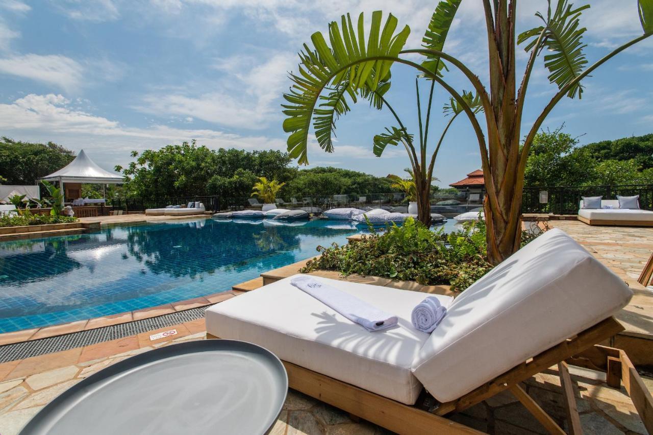 The Capital Zimbali Hotel Ballito Exterior foto The pool at the hotel