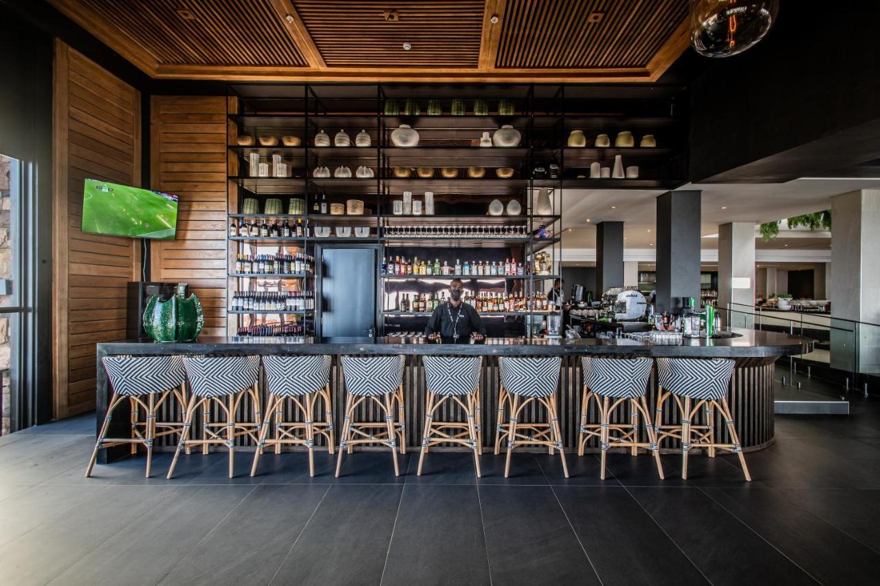 The Capital Zimbali Hotel Ballito Exterior foto The bar at the restaurant