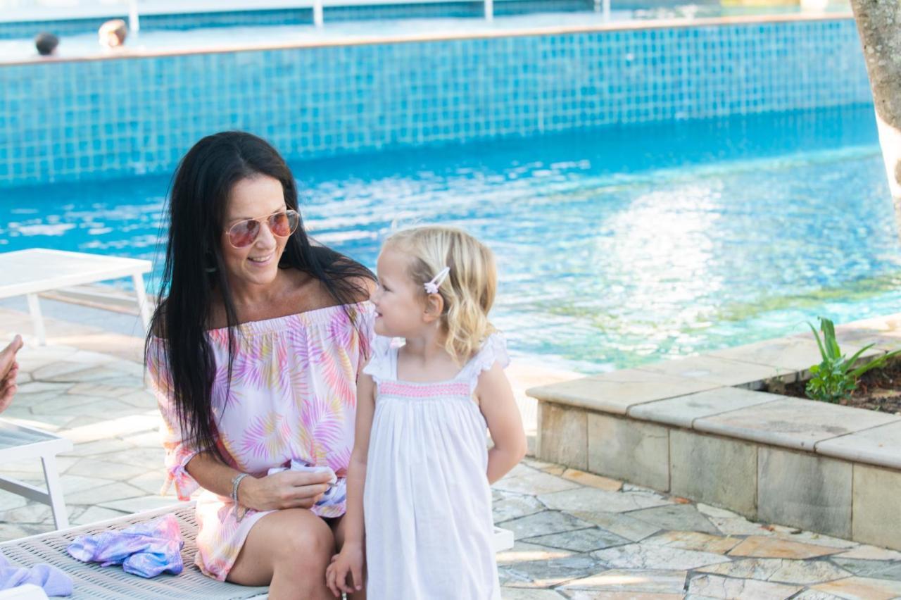 The Capital Zimbali Hotel Ballito Exterior foto A mother and her daughter